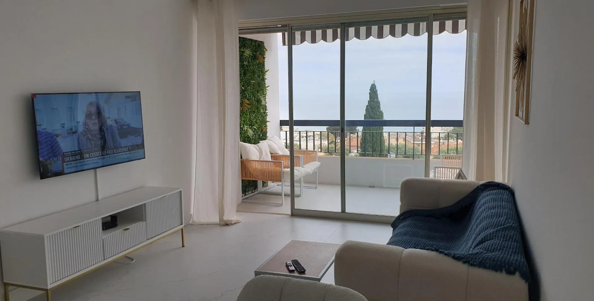 רוקברון-קאפ-מרט Spacieux 3 Pieces Renove Avec Terrasse Et Vue Mer Entre Monaco Et Menton 0*,  צרפת